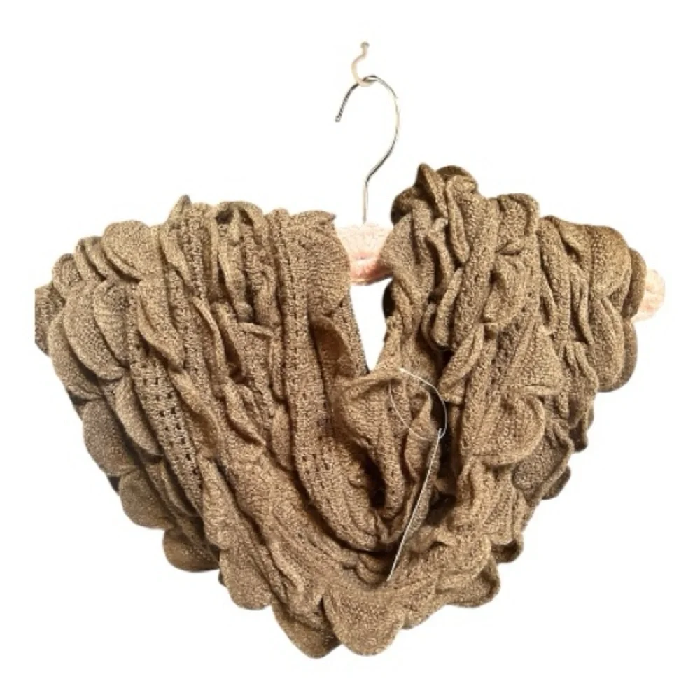 Taleen olive soft scalloped infinity scarf NEW